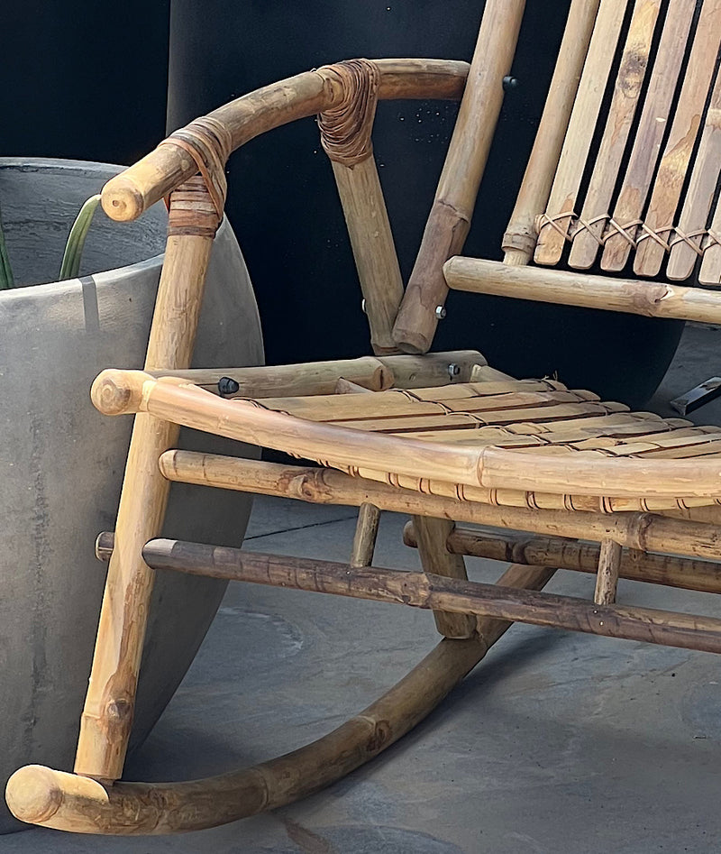 כיסא נדנדה | במבוק